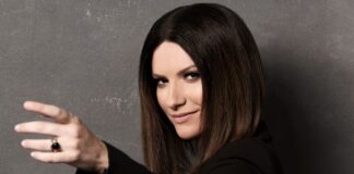 Classifica musica italiana gennaio 2022: la top 10 del mese Laura Pausini Scatola