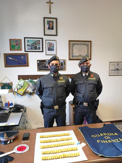 GdF Verbania, arrestato corriere internazionale con 1.2 Kg di cocaina