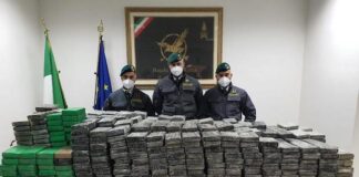 Roma, sequestrati 680 chilogrammi di cocaina in un autoarticolato maxi sequestro cocaina roma
