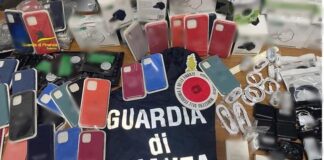 Cava de’ Tirreni, sequestrati dalla GdF 3mila prodotti contraffatti prodotti contraffatti