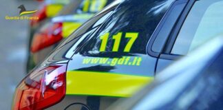 Napoli, sequestrato un deposito clandestino di sigarette gdf 117