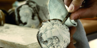 Cameo Italiano, apre 5 store in Cina e un canale e-commerce dedicato lavorazione cameo