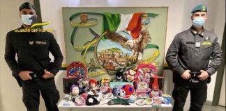 Palermo, sequestrati prodotti contraffatti e accessori ai tabacchi da fumo prodotti sequestrati palermo