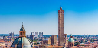 Bologna prima per qualità della vita, scivolano Milano e Roma