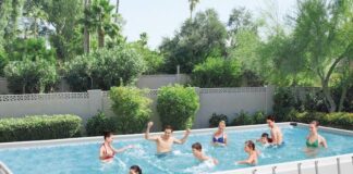 Piscina, sedia sdraio e lettino sole: consigli per l’estate 2022 piscina