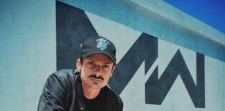 Rovazzi con Hot WheelsT Monster Trucks per superare una nuova sfida rovazzi