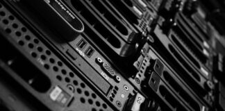 Nasce il primo SSD SATA NAND a 176 strati per data center data center