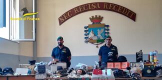 Napoli, sequestrati oltre 125mila prodotti contraffatti o “non sicuri” merce sequestrata 2 luglio 2022