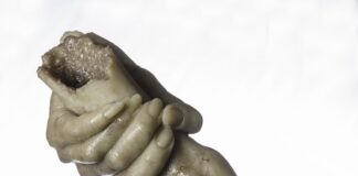 “La legge dei corpi. Sull’espiazione” Il progetto delle tre artiste a Modena
