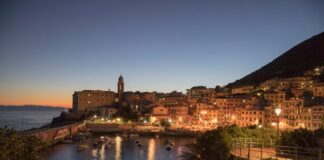 A Nervi la mostra “Dei colori del Bianco e del nero di Genova” Porticciolo Genova Nervi