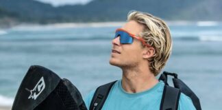 Hydra, il modello di occhiali ispirato alla cultura del surf anni ’90 hydra oakley