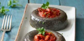 Polenta al nero di seppia e crostini di polenta: due ricette per l’autunno polenta nero di seppia