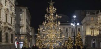 Jungle per Dior, spettacolare installazione dalle tinte dorate a Milano jungle dior 2022