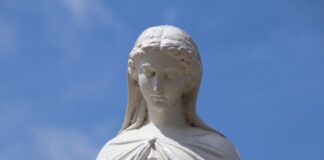 Solennità dell’Immacolata 2022: Angelus e Atto di venerazione in piazza statua maria