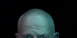 Peter Gabriel torna con il nuovo singolo “Panopticom”