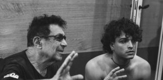 Leo Gassmann con Edoardo Bennato nella serata cover a Sanremo 2023 gassmann e bennato