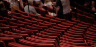 Al Petruzzelli “Il Barbiere di Siviglia” inaugura la stagione 2023 poltrone teatro