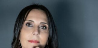 Elisa Caponetti, una riflessione sui selfie