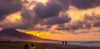 Viaggi di nozze: quattro idee per visitare le Canarie tramonto cofete fuerteventura