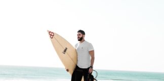 Classifica dei 10 lavori estivi più pagati istruttore surf