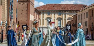 Palio di Asti 2023: storia, folclore, moda e arte palio d'asti sfilata