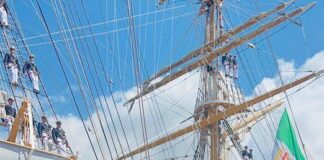 Partenza del giro del mondo della nave Amerigo Vespucci, la nota di Toti toti vespucci