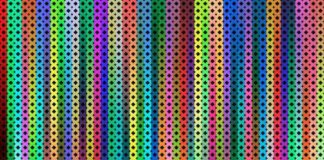 Ricami, creazioni digitali e mezzi inconsueti per narrare le trame della vita nell’Astrattismo Geometrico di Karin Monschauer luci e ombre