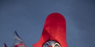 “Il Carnevale di Nino Migliori” mostra al GAMC di Lucca nino migliori carro pianeta