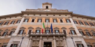 Tumore della cervice, Montecitorio si illumina di verde