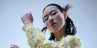 L’estate di Valentina Poltronieri si accende di giallo e rosa collezione valentina poltronieri