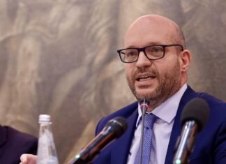 “Papi, dollari e guerre”: convegno con Fontana