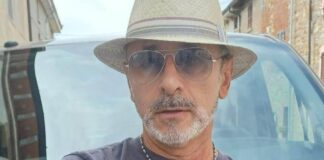 Intervista a Max Ray: “Le parole sono un inno alla voglia di vivere”