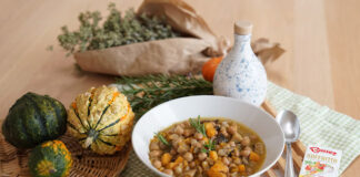 Zuppa di zucca, funghi cardoncelli e ceci: la ricetta zuppa zucca funghi ceci