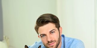 “Il Gatto dai Sette nomi”, il nuovo libro di Federico Santaiti