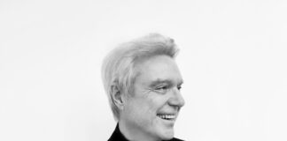 David Byrne annuncia “Who Is the Sky?”, il suo nuovo album