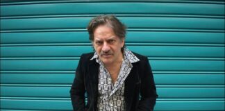 Voltarelli: il docufilm “Che verso fa il pesce spada?”, l’omaggio a Modugno “Resta cu ‘mme” e il tour del nuovo album “Lupionòpolis”