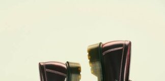 La nuova Adrian Tassel Loafer di Dr. Martens in diverse colorazioni cherry red arcadia