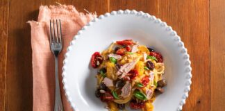 Rio Mare a nozze: spaghettata d’amore per Arianna e Mattia spaghetti Tonno Rio Mare, pomodorini confit, olive taggiasche, mandorle