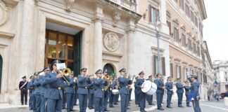 Montecitorio a porte aperte, al via la nuova stagione. Esposizione di auto storiche, mostra e banda della Finanza. Musica in Aula