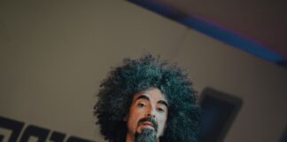 “Orbit Orbit”, esce il nuovo album di Caparezza. In tour nel 2026