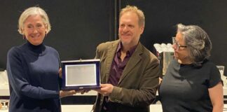 Consegnato il Premio “M’illumino d’immenso” a Ilide Carmignani