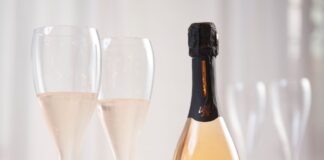 Il brindisi delle feste firmato Le Monde: bollicine in rosa con il Pinot Nero Rosé Brut