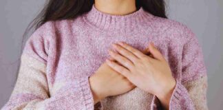 Non è un semplice dolore toracico: il sintomo comune da non sottovalutare e che può salvarti la vita Non è un semplice dolore toracico: il sintomo comune da non sottovalutare