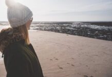 Altro che estate, d’inverno queste 5 spiagge diventano pura magia: mare cristallino e panorami mozzafiato Mare d'inverno, destinazioni