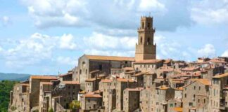 Meglio prenotare già da ora: Pasqua 2026 nel gioiello di tufo che tutti vogliono visitare Pitigliano, Piccola Gerusalemme d'Italia