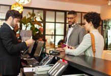 Check out hotel, questa svista ti può costare una grossa penale: se lo fai rischi grosso Reception hotel