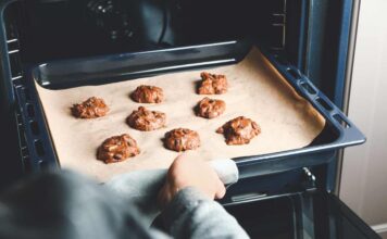 Come pulire la teglia senza rovinarla: il segreto naturale delle nonne che nessuno conosce Teglia forno