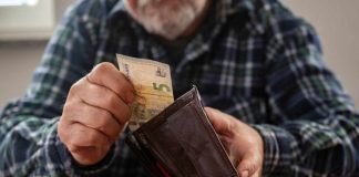 Se sei nato in questi anni potresti dire addio alla pensione: batosta per milioni di italiani Se sei nato in questi anni potresti dire addio alla pensione