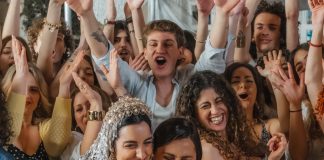 “Al mio paese”, nuovo singolo per Serena Brancale con Delia e Levante