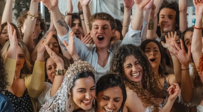 Classifica musica italiana aprile 2026: top 10 del mese “Al mio paese”, nuovo singolo per Serena Brancale con Delia e Levante